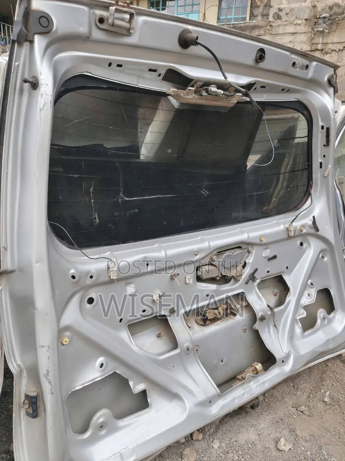 Toyota Isis Platana