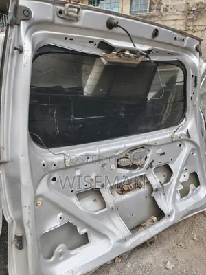 Toyota Isis Platana