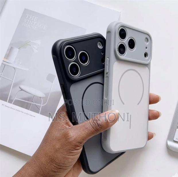 Dual-Color Hybrid Armor MagSafe Case - main view