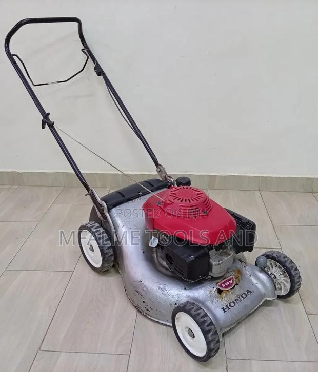 Ex-Uk Honda Izy Petrol Lawnmower