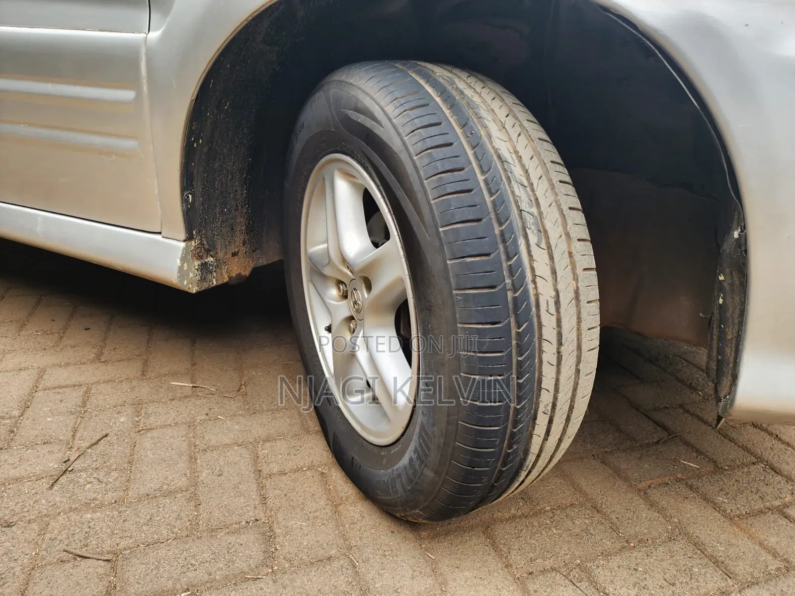 Toyota Nadia 2001 Silver