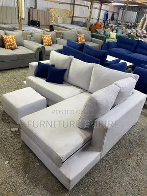 6‐Seater L‐Shaped Off‐White Sofa With Footrest