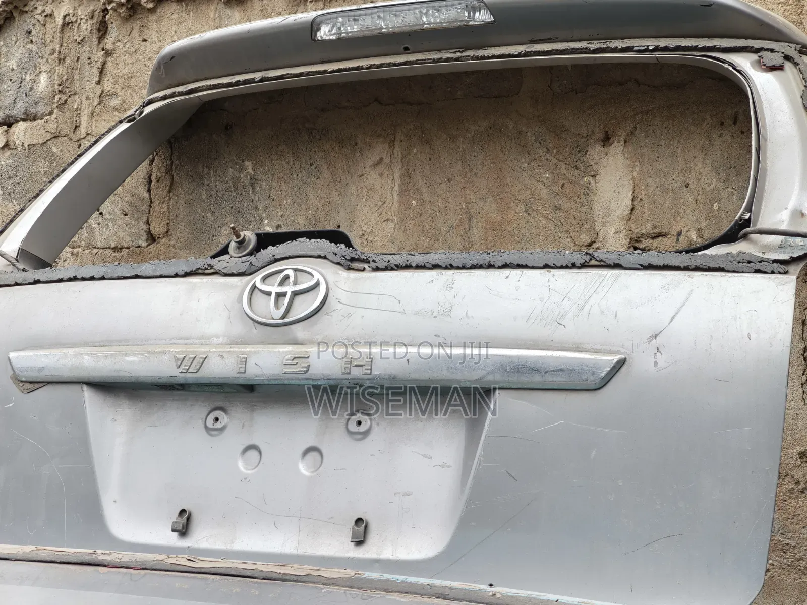 Toyota Wish Boot