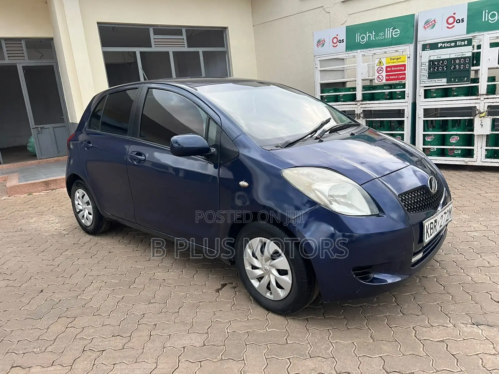 Toyota Vitz 2005 Blue
