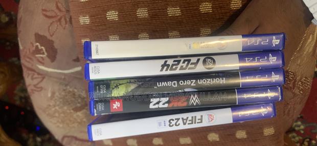 PS4 Pro With 2 Controllers and Three Games of Your Choice - thumbnail 2