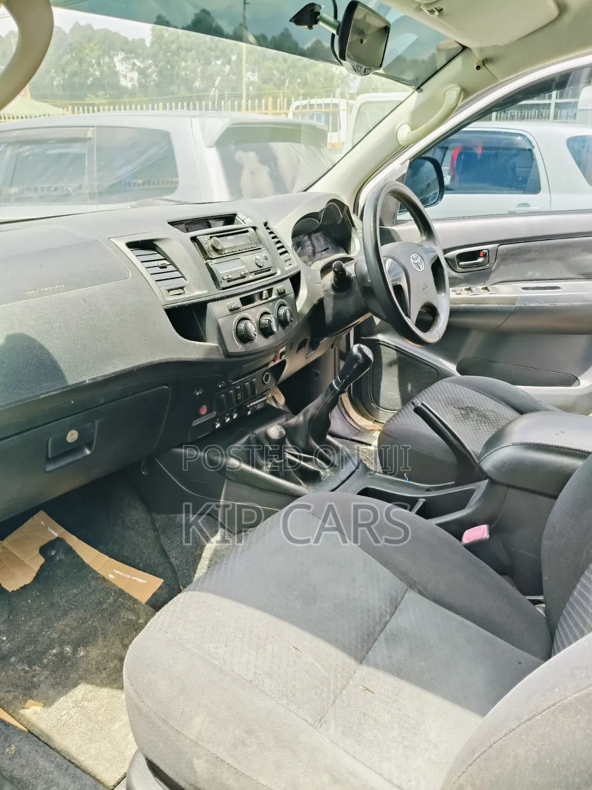 Toyota Hilux 2015 White