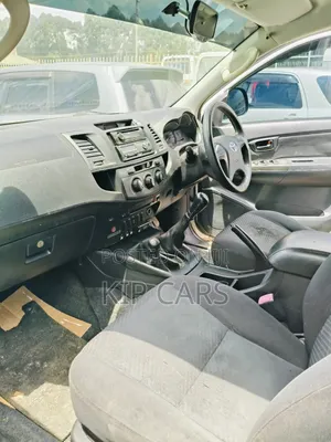 Toyota Hilux 2015 White