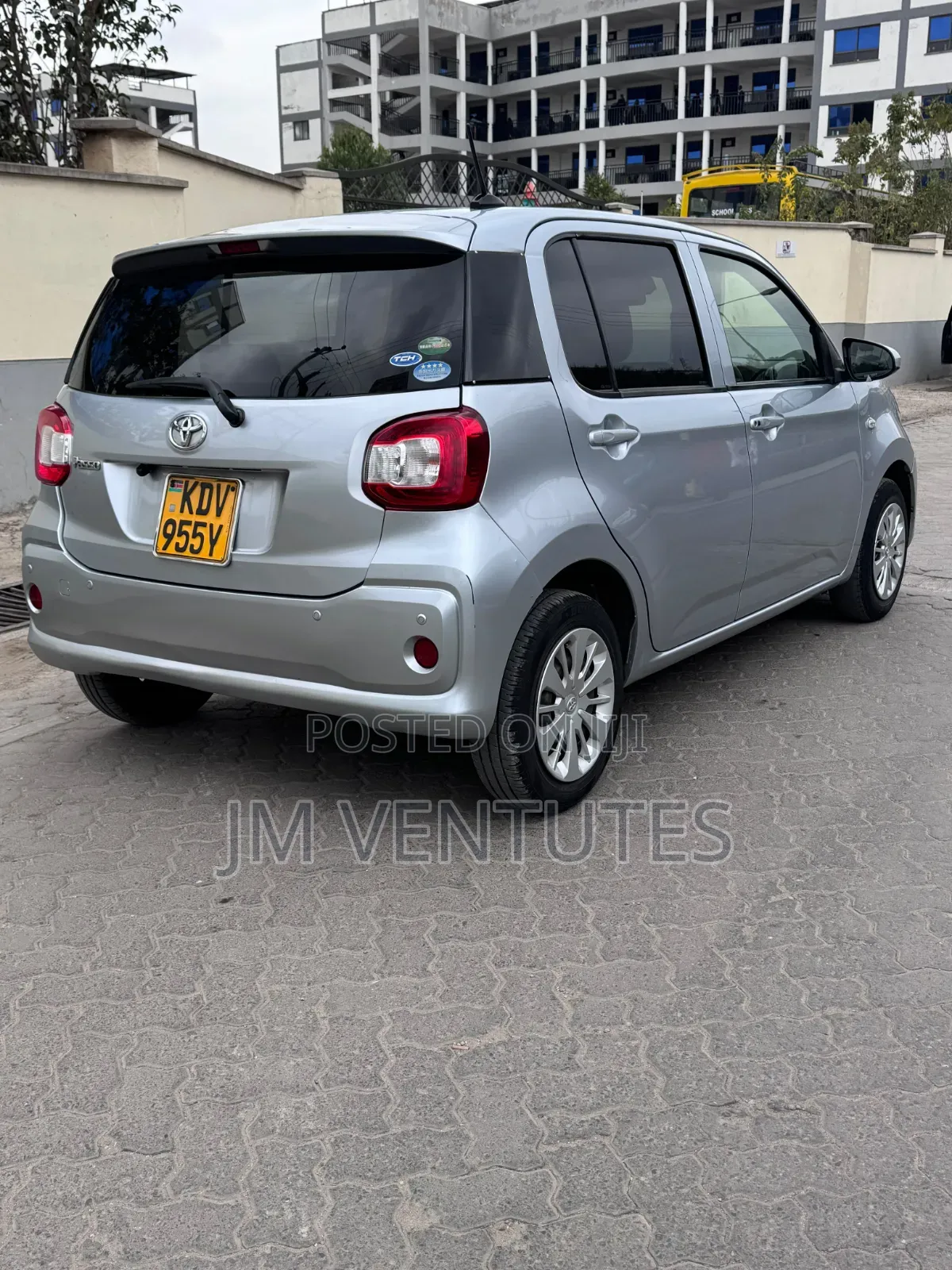 Toyota Passo 2019 Silver