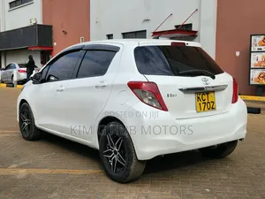 Toyota Vitz 1.3 FWD 5dr 2012 White