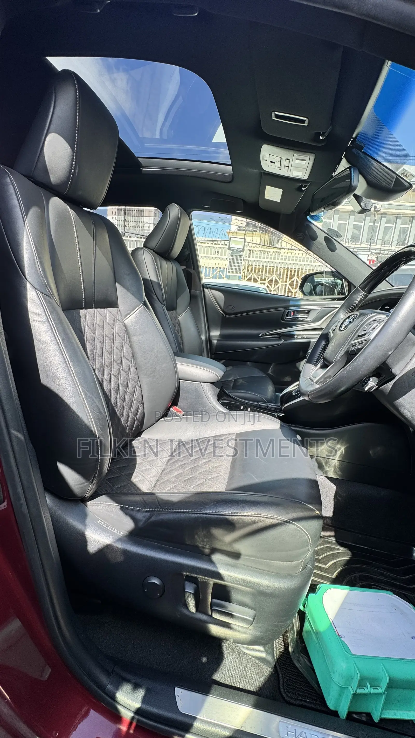 Toyota Harrier 2.5 Hybrid 4WD 2019 Red