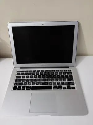 Laptop Apple MacBook Air 256GB Intel Core i5 SSD 1.5T