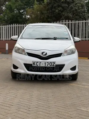 Toyota Vitz 2012 White