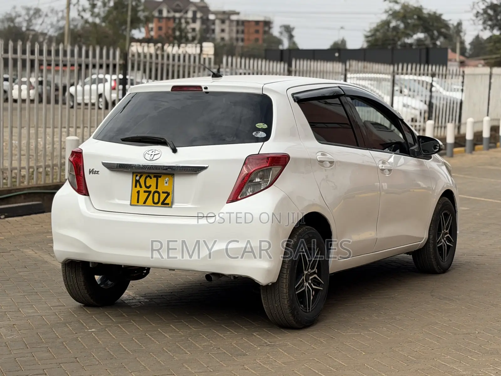 Toyota Vitz 2012 White