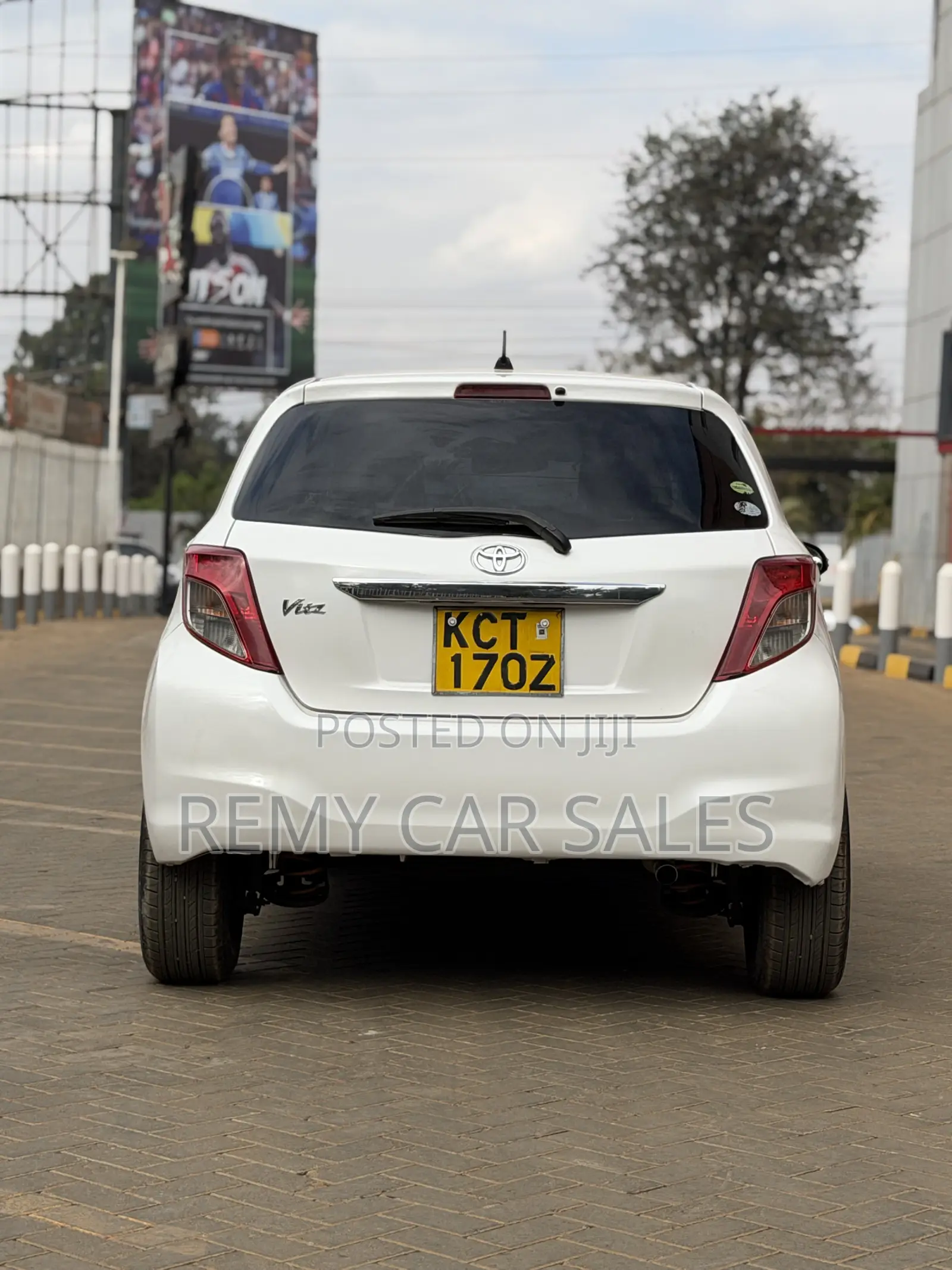 Toyota Vitz 2012 White