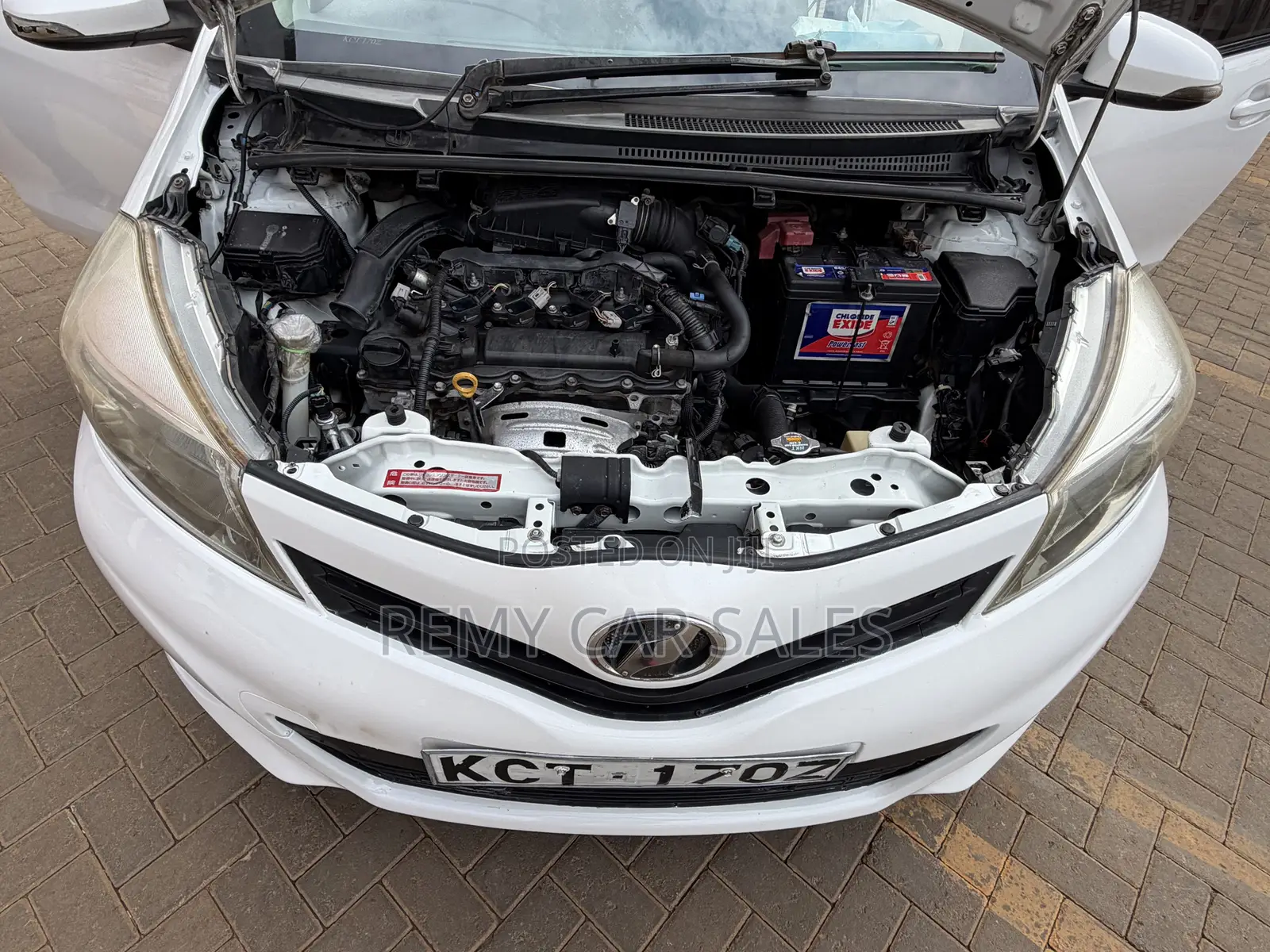 Toyota Vitz 2012 White