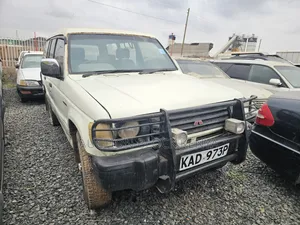 Mitsubishi Pajero 1994 White