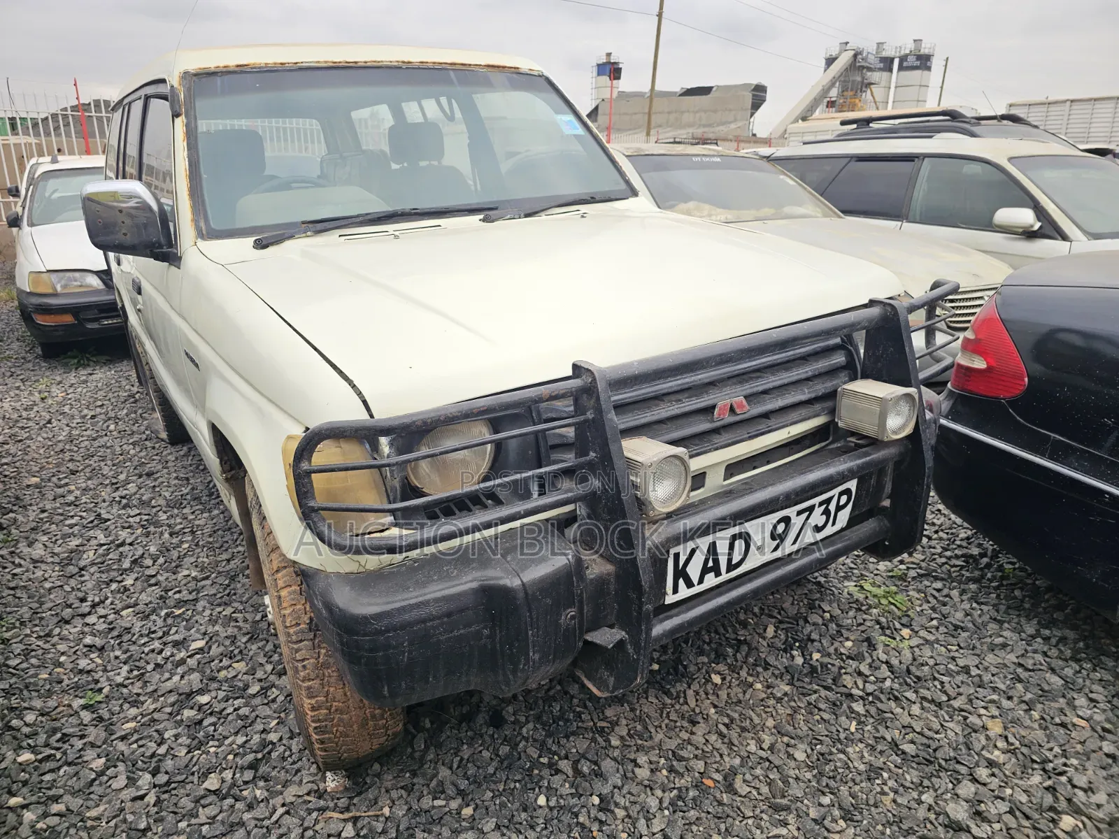 Mitsubishi Pajero 1994 White