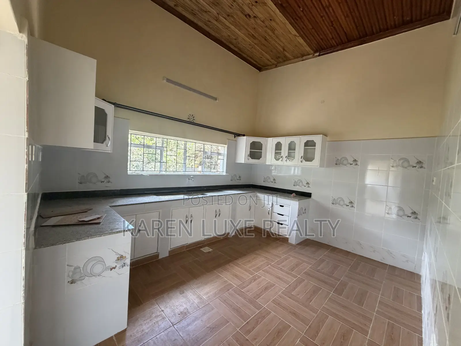 4bdrm Bungalow in Karen for rent