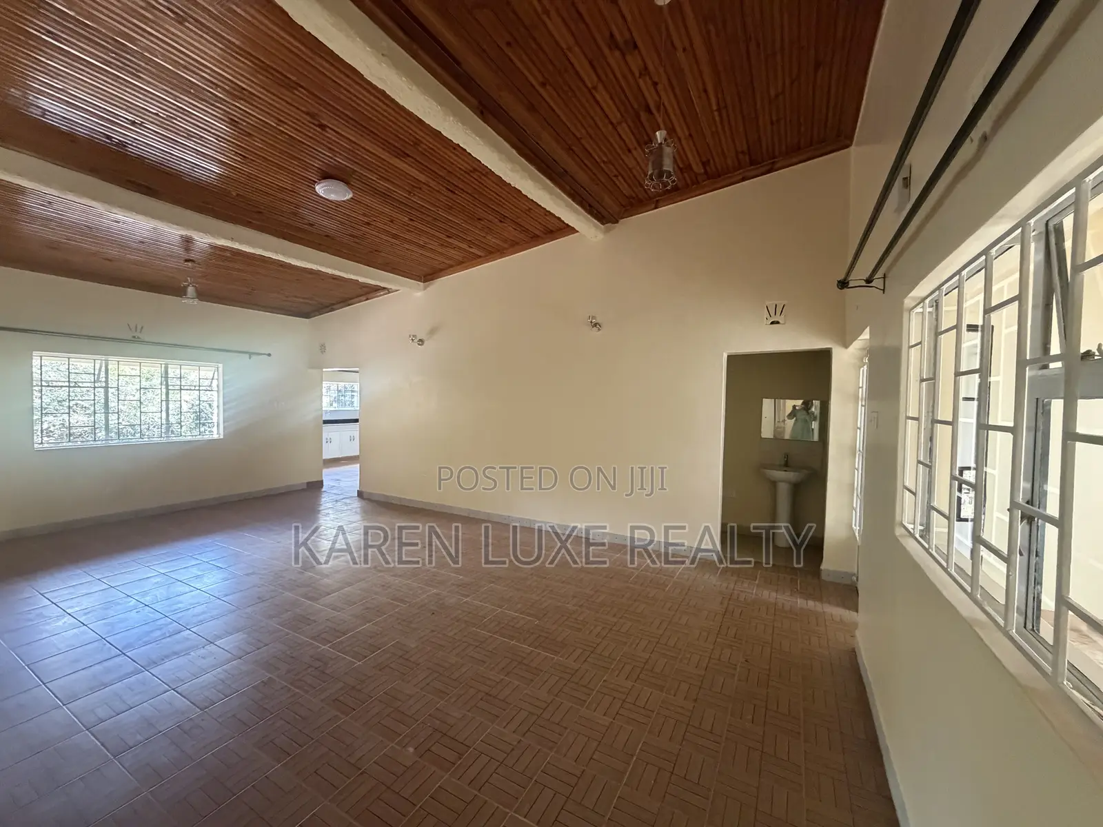 4bdrm Bungalow in Karen for rent