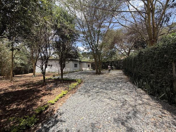 4bdrm Bungalow in Karen for rent