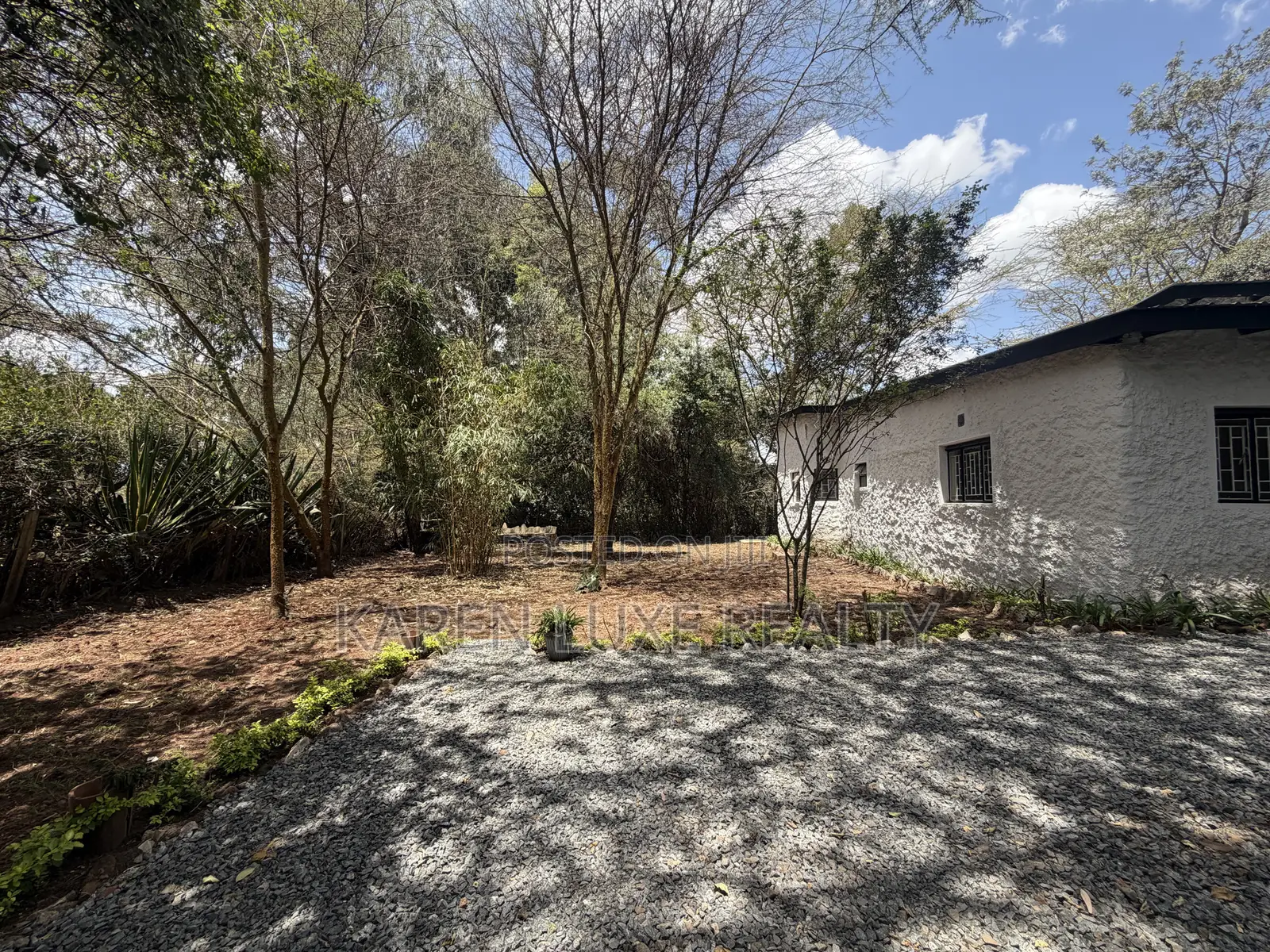 4bdrm Bungalow in Karen for rent