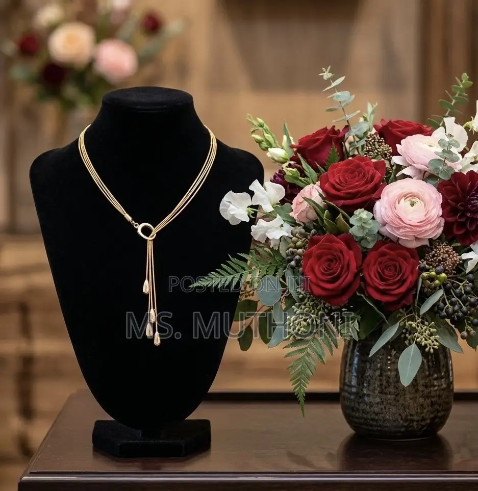 Boxes Gold-Tone Water Drop Pedants Necklace