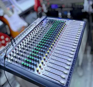 Soundcraft Signature 22-Channel Analog Mixer With Lexicon FX