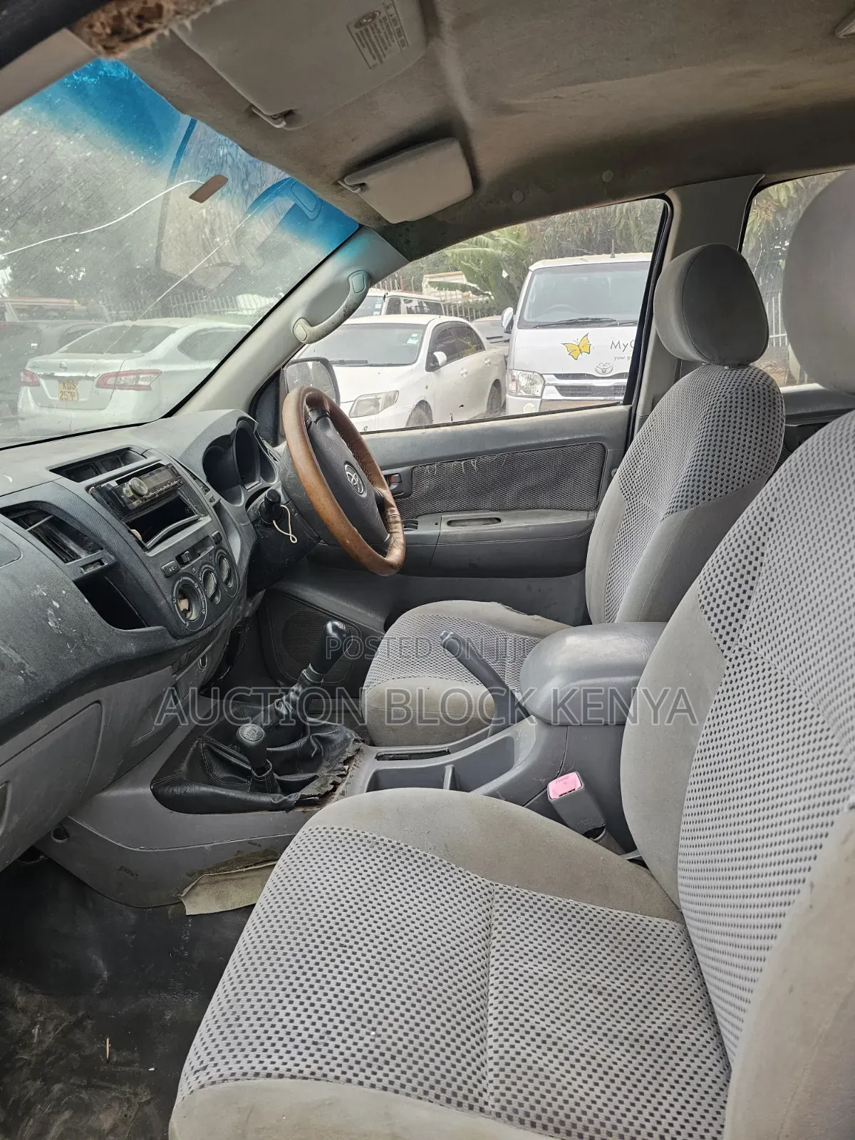 Toyota Hilux 2012 White