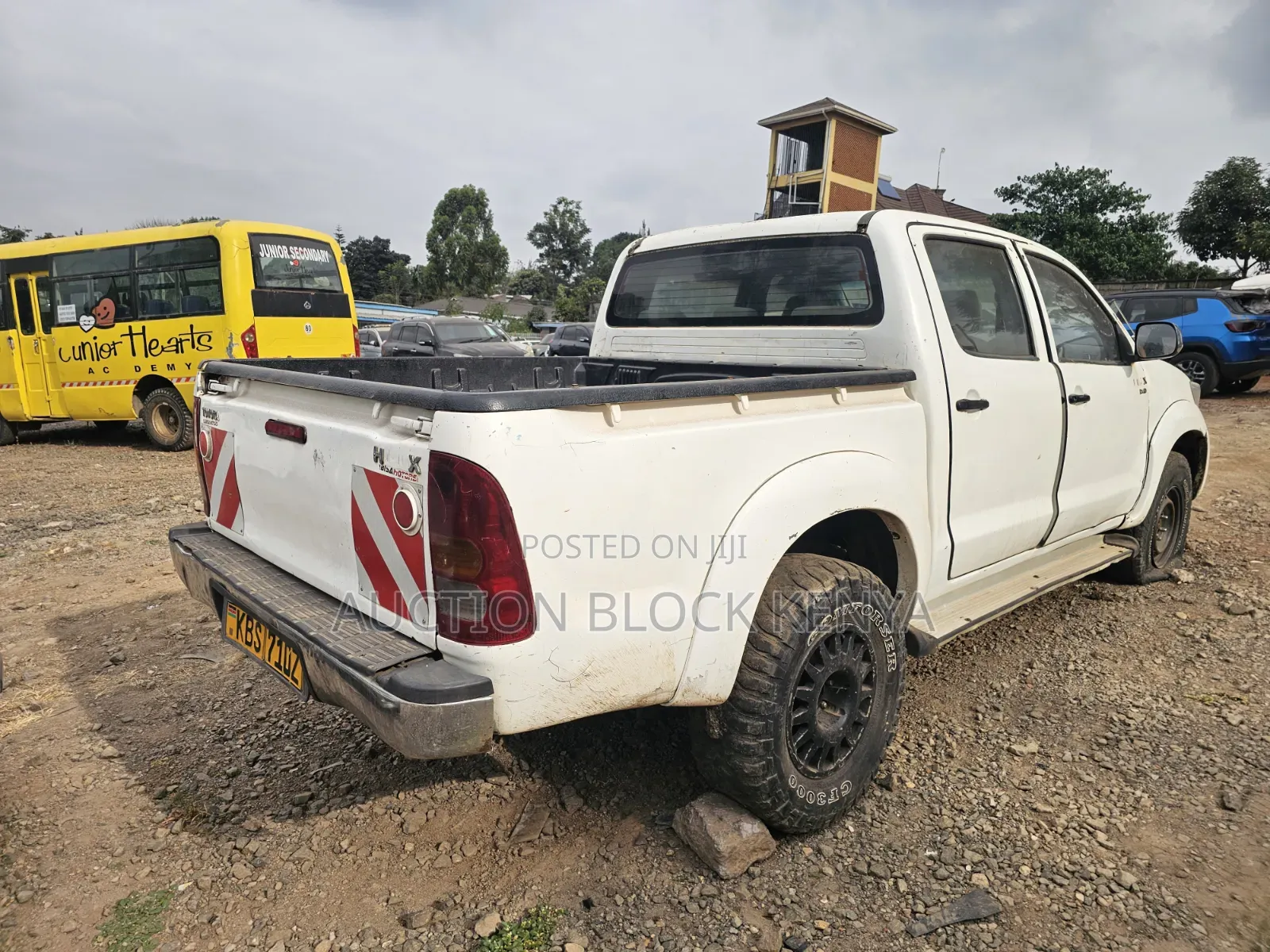 Toyota Hilux 2012 White