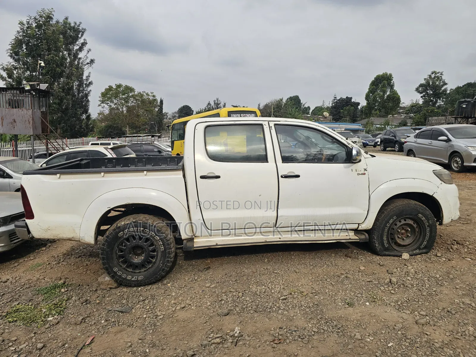 Toyota Hilux 2012 White