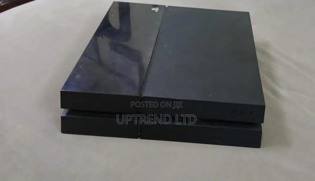 Ex Canada Playstation 4 Standard Black , Delivery Available - thumbnail 2