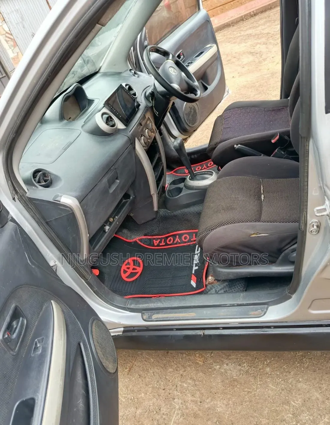 Toyota IST 2004 Silver