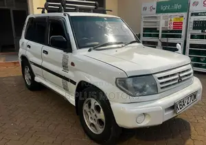 Mitsubishi Pajero 2006 White