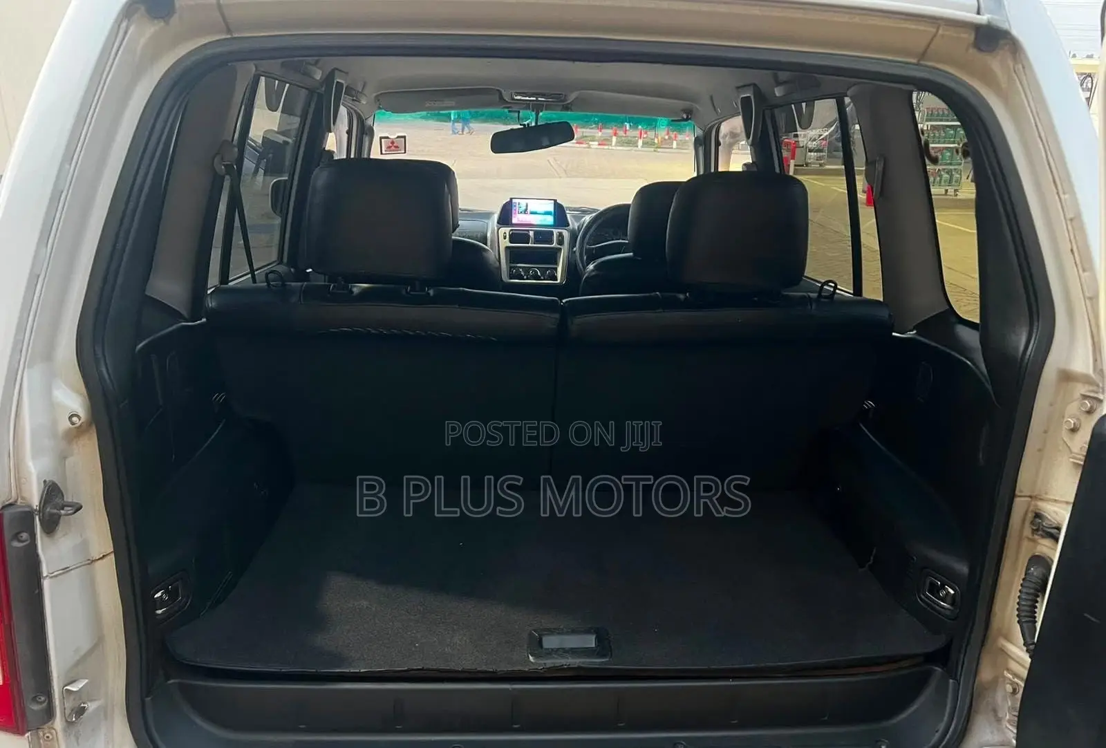 Mitsubishi Pajero 2006 White