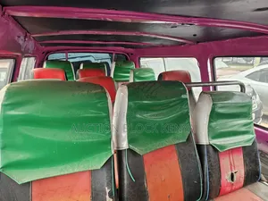 Toyota HiAce 1997 Pink