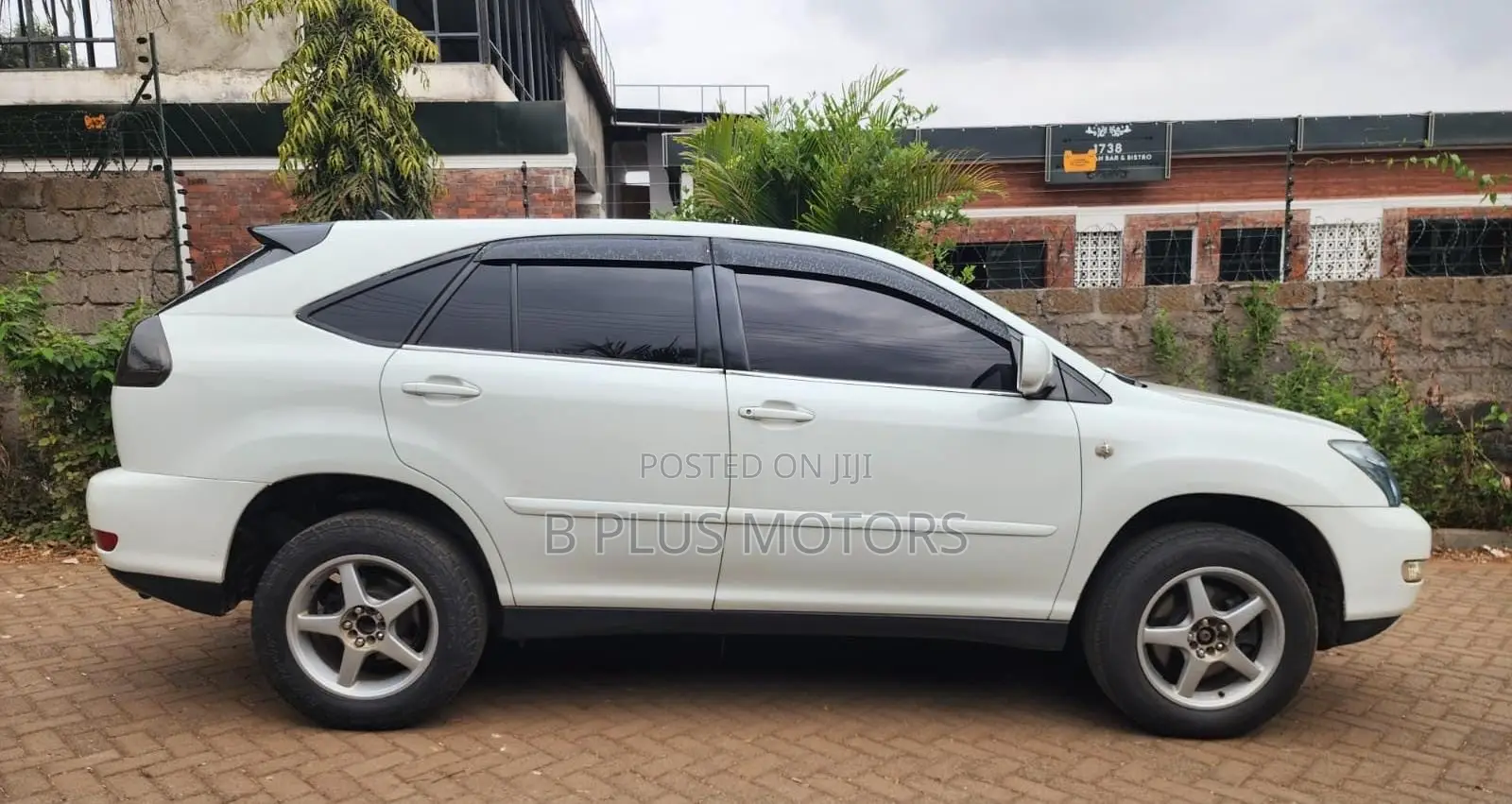 Toyota Harrier 2005 White