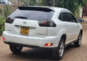 Toyota Harrier 2005 White