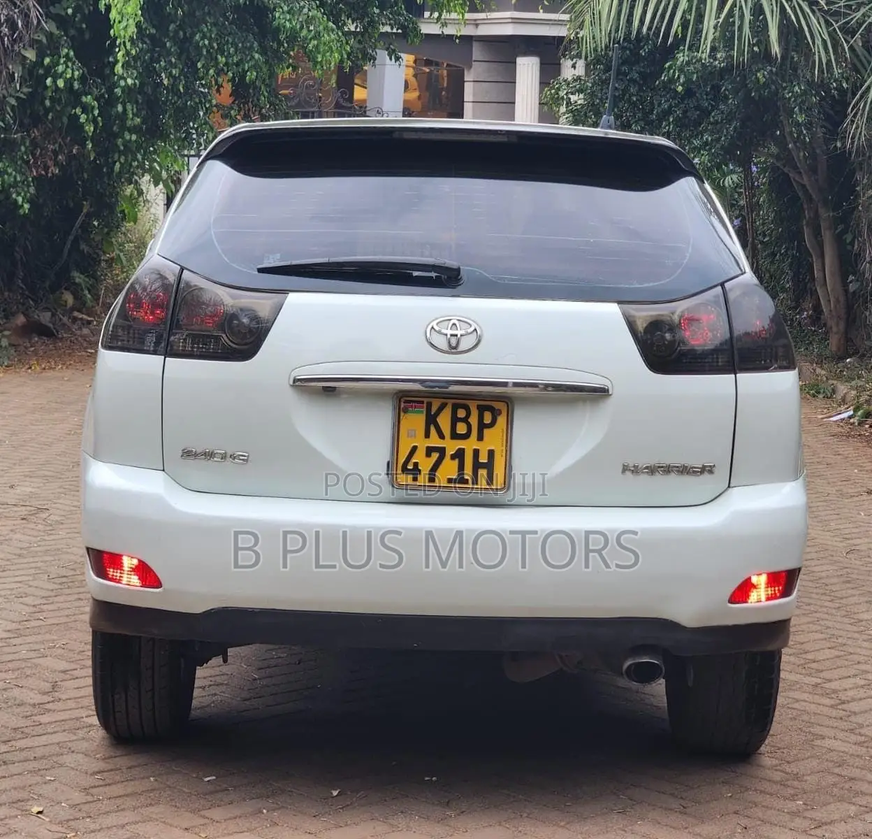Toyota Harrier 2005 White