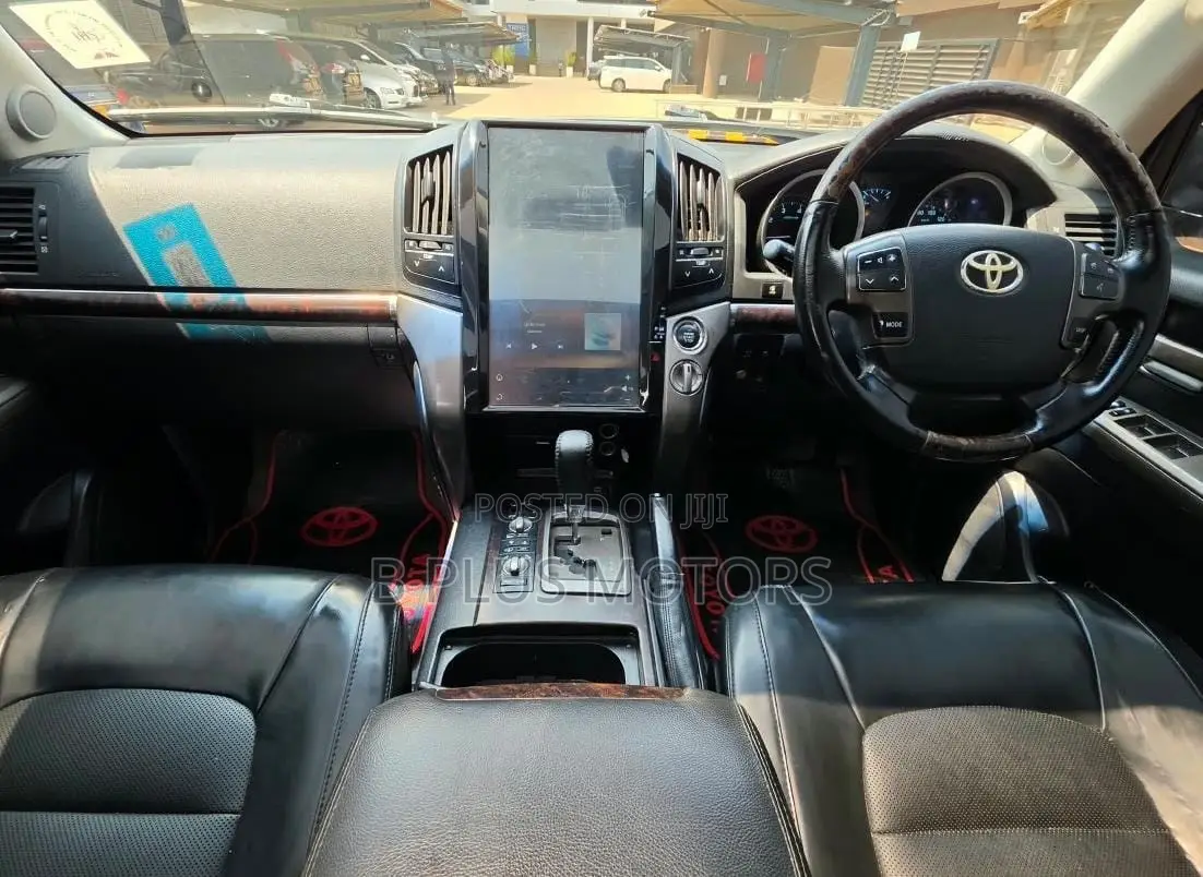 Toyota Land Cruiser 2011 Black