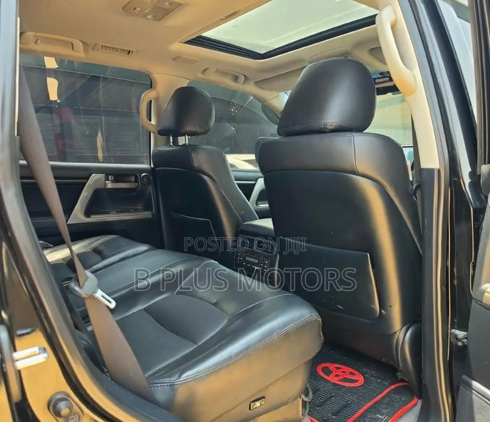 Toyota Land Cruiser 2011 Black