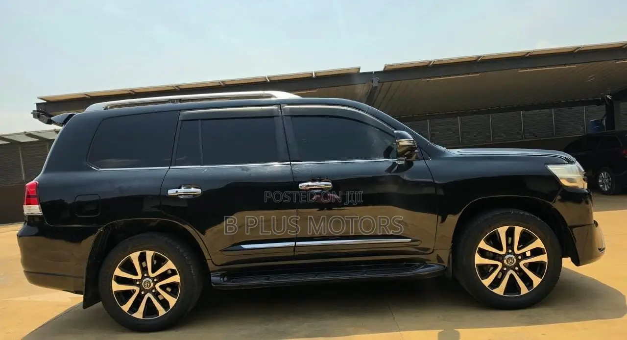 Toyota Land Cruiser 2011 Black