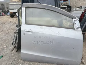 Daihatsu Mira Doors