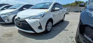 Toyota Vitz 1.0 FWD 5dr 2019 White