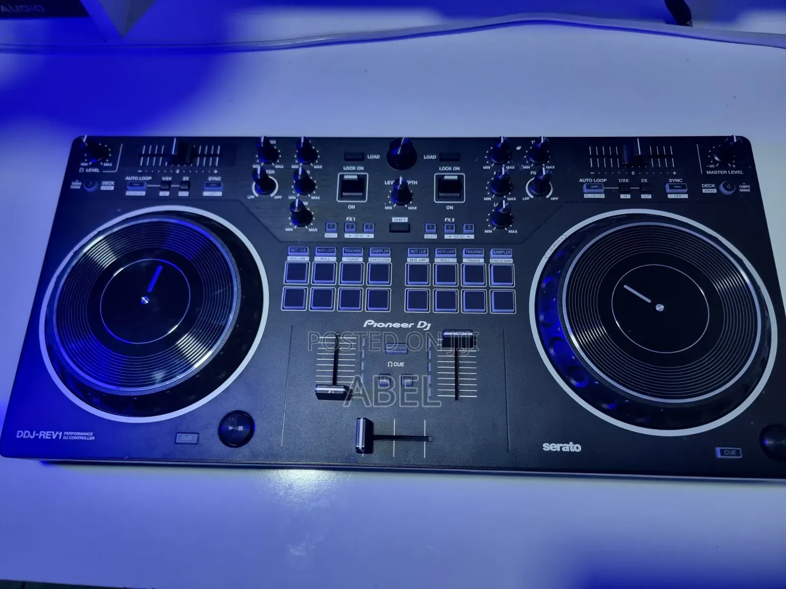 Pioneer DDJ-REV1 DJ Controller