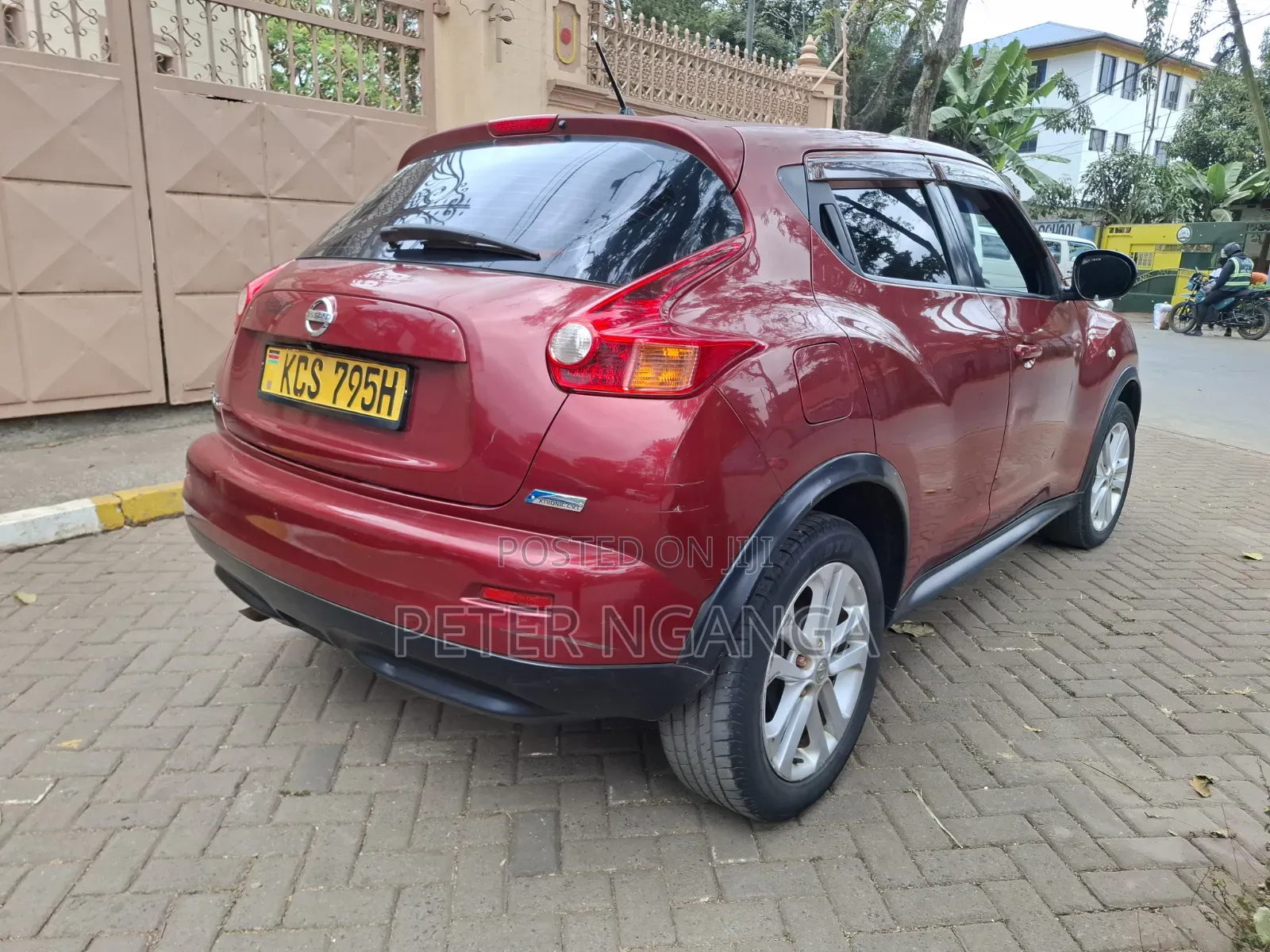 Nissan Juke 2011 Red