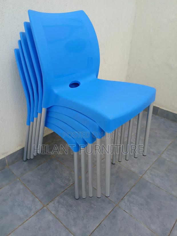 Modern Blue Plastic Multipurpose Chair - thumbnail 2