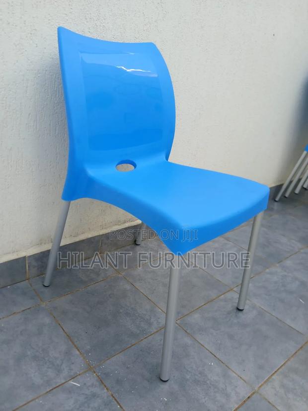 Modern Blue Plastic Multipurpose Chair - thumbnail 3