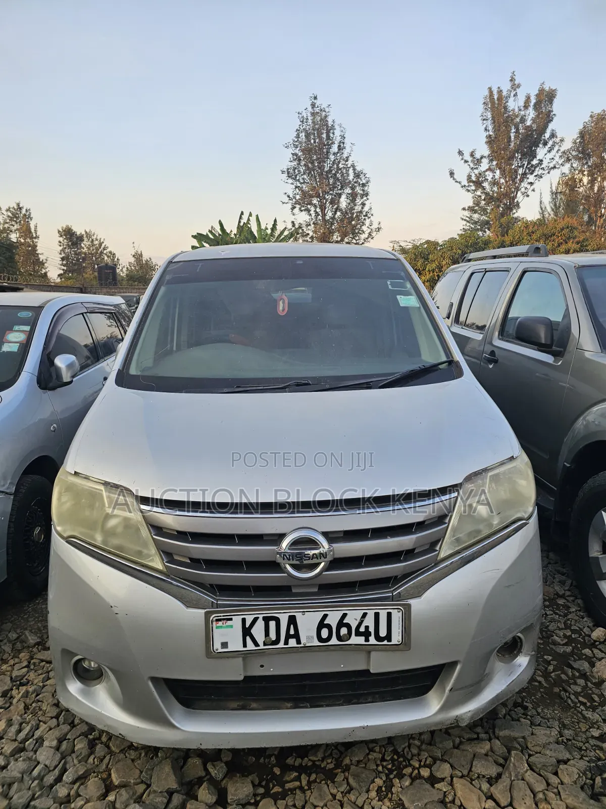 Nissan Serena 2013 Silver