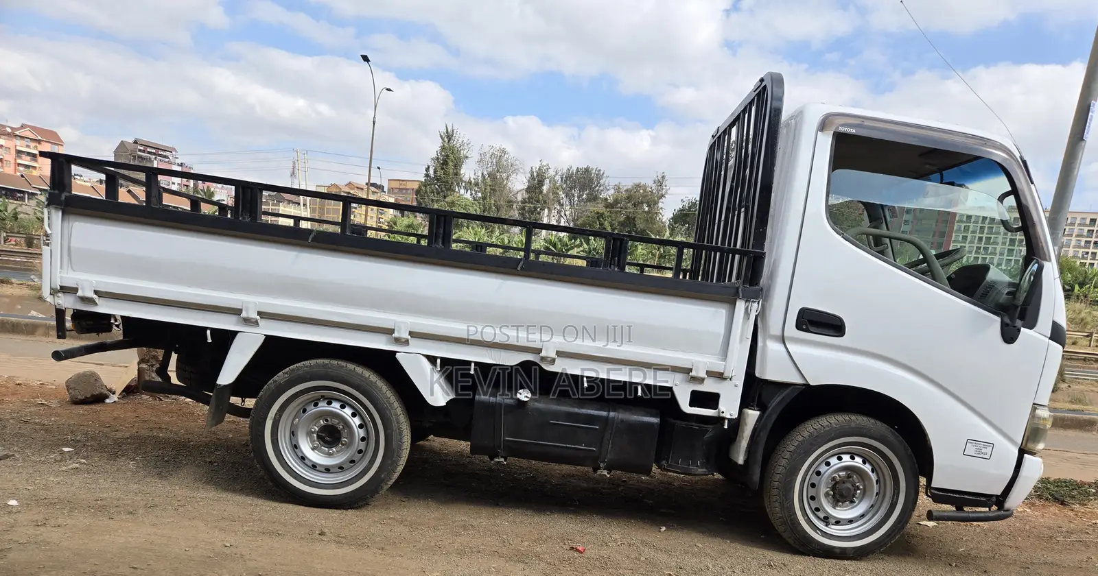 Toyota Dyna 2004 White