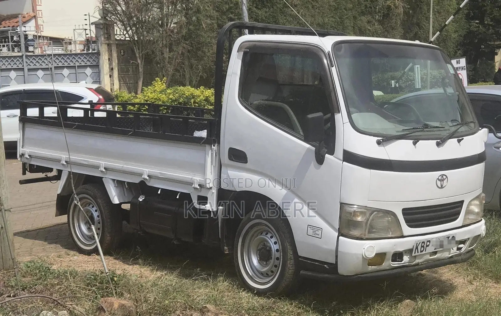 Toyota Dyna 2004 White